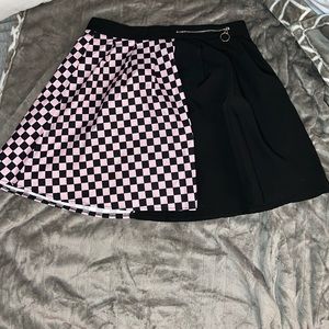 XL black and pink checkered half black skirt